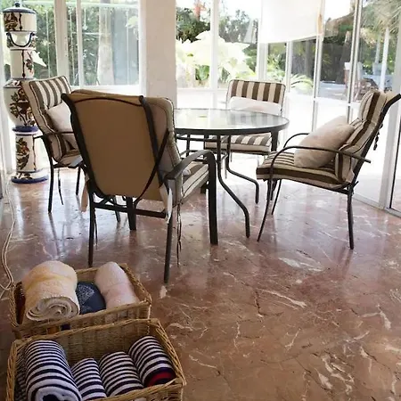 Villa Private With Swimming Pool *